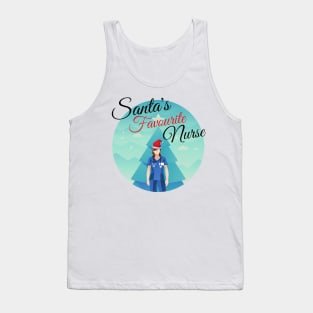 Santa's favourite Nurse - funny festive Nurse design with nurse in scrubs and Santa hat in front of a Christmas tree Tank Top